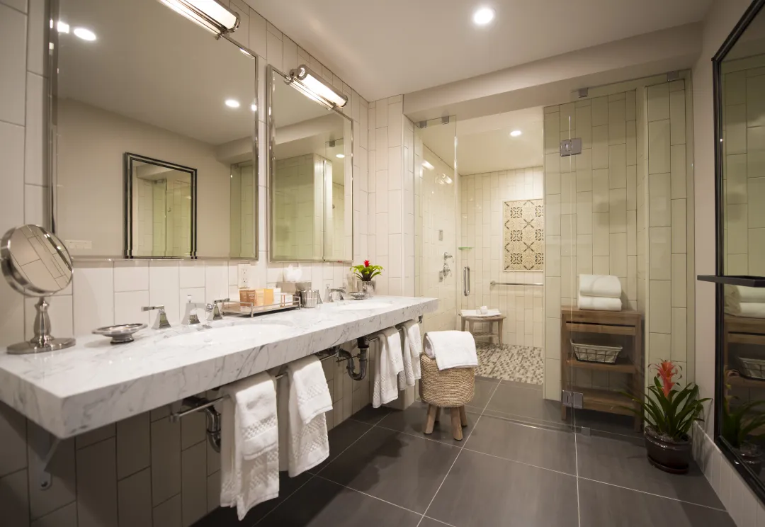 LVSkySuite-Bathroom.jpg