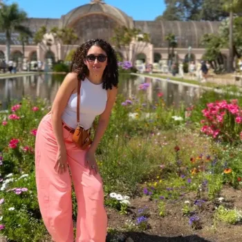 Gerry Isabelle in front of the botanic building in Balboa Park in San Diego 