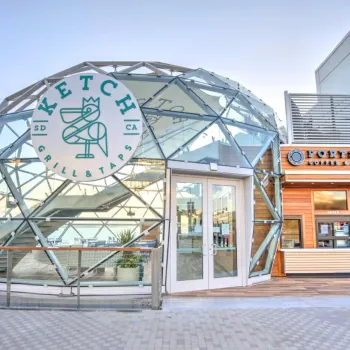 Top Summertime Spots to Grab a Bite by the Water in San Diego