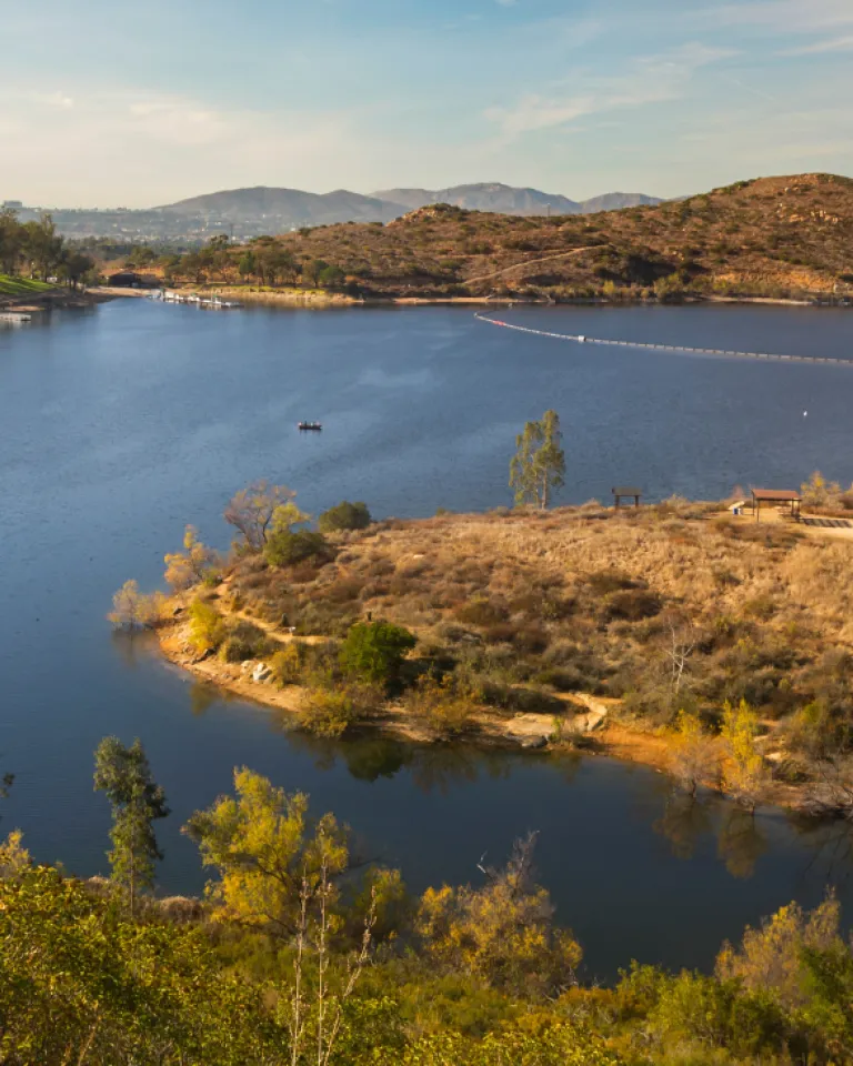 7 Lakes to Escape the City Life