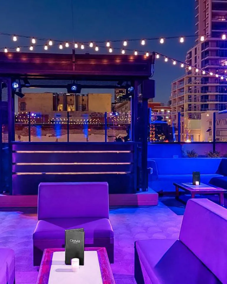 Dynamic Rooftop Meeting Venues