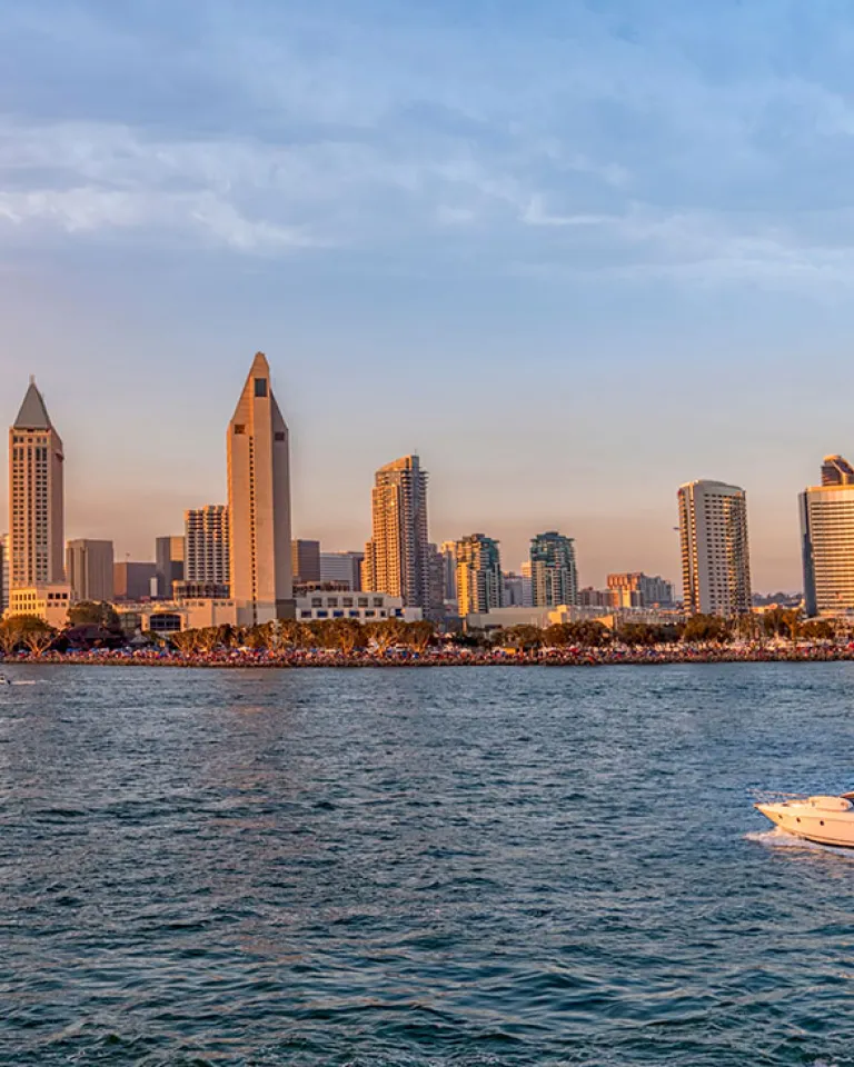 太陽の光輝くサンディエゴへようこそ