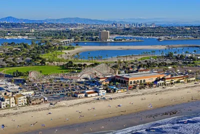 EXPERIENCE THRILLS ON THE BEACH