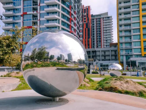 8. Outside-the-Box Art Experiences