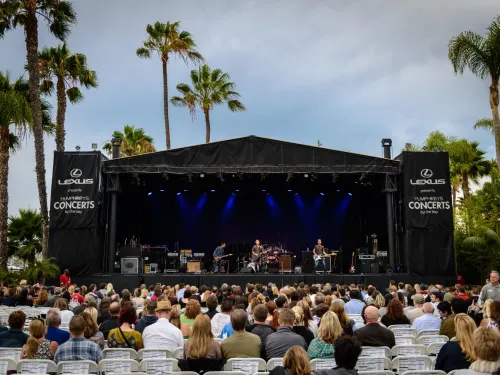 Live concert at Humphrey's Concerts by the Sea in Shelter Island during the day time.