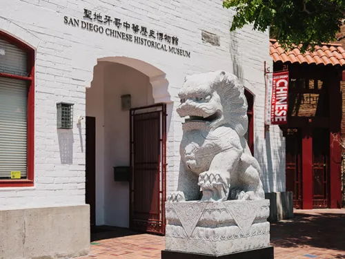 Gaslamp Quarter: Contemporary art and vintage beauty