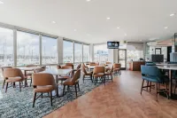 Bay Club Bar & Grill